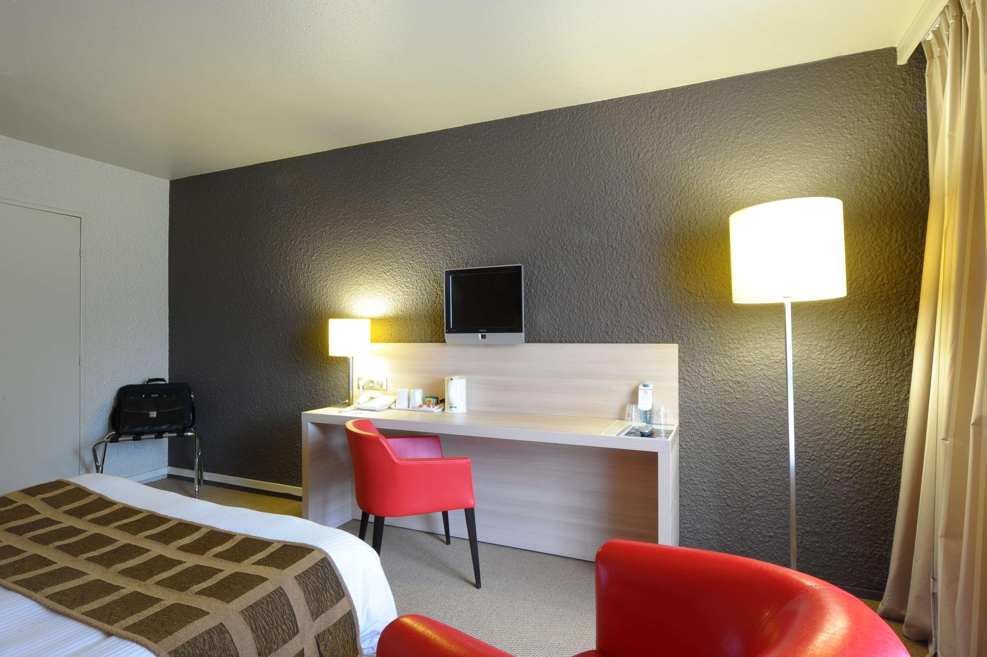 Best Western Porte Du Forez Андрезю-Бутеон Екстериор снимка